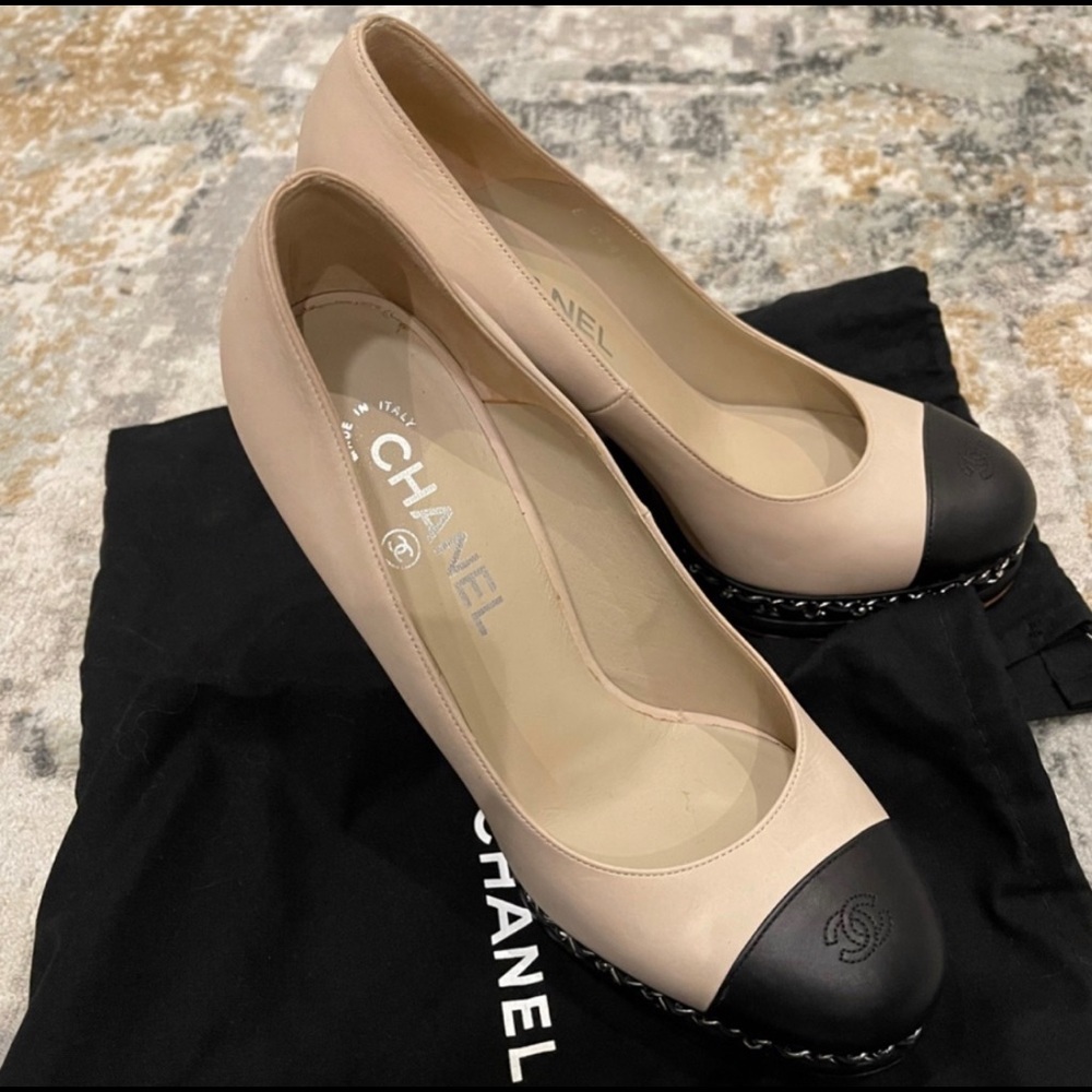Used Chanel women shoes